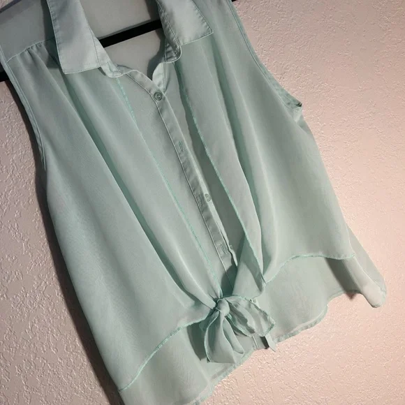 Love J 🩷Women's Sleeveless Button & Tie Up Top - Mint Green - Picture 2 of 5